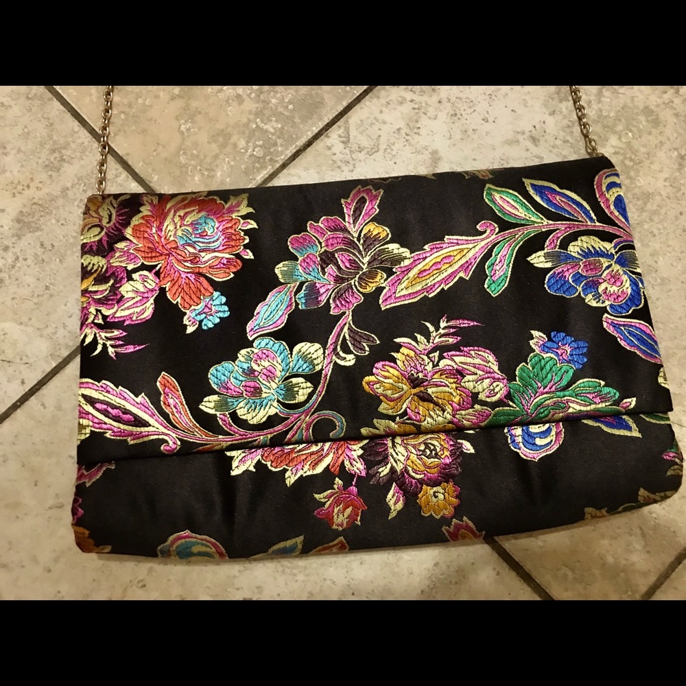 Asian design clutch